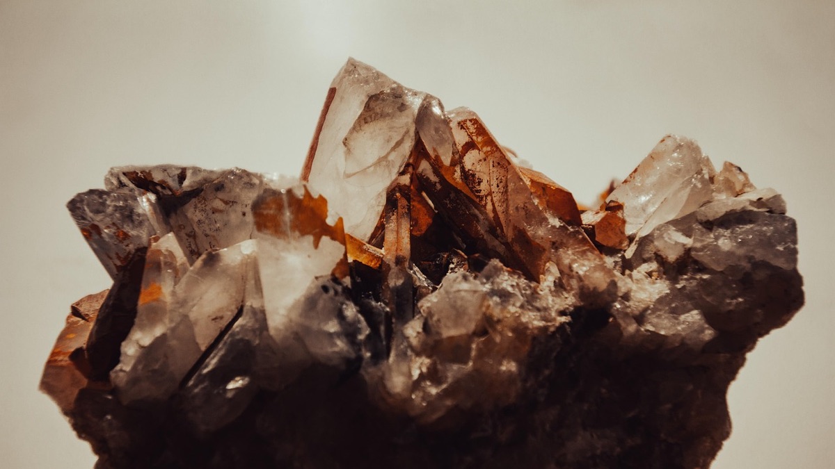 Mineração de minério de lítio na Austrália.
